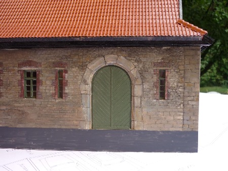 MEC Stadthagen: Zehntscheune im Modell - Eingang 2 mit Darstellung der ursprünglichen Höhe