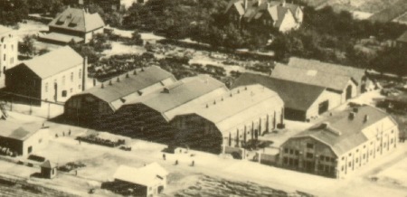 MEC Stadthagen: Die Werkstätten um 1930, zwischen den Hallen ist der Freilagerplatz zu erkennen. Quelle: Stadtarchiv