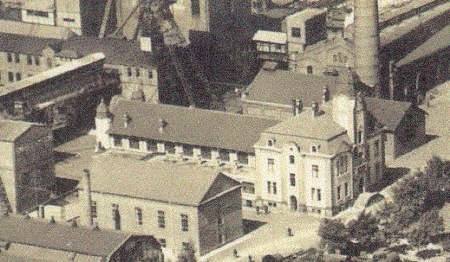 MEC Stadthagen: Georgschacht: Zechenhaus (Kohlenkirche) 1930. Quelle: Stadtarchiv