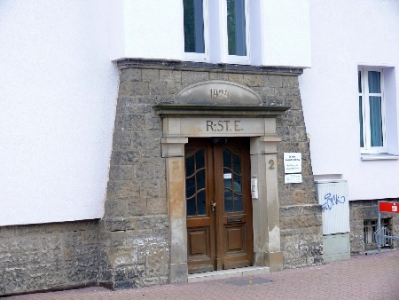 MEC Stadthagen: Rinteln - Eingangsportal der ehemaligen R.St.E-Hauptverwaltung im Jahre 2010